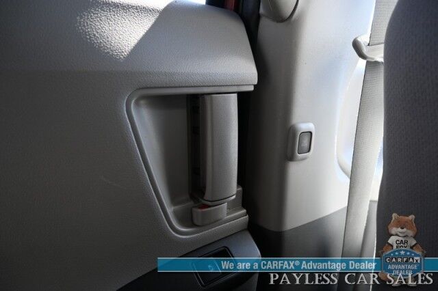 2020 Toyota Sienna LE / AWD / Power Premium Cloth Seats / Adaptive Cruise Control / Lane Departure & Blind Spot Alert / Apple CarPlay & Android Auto / Back Up Camera / 3rd Row / Seats 7 / Keyless Entry & Start / 24 MPG / 1-Owner Anchorage AK