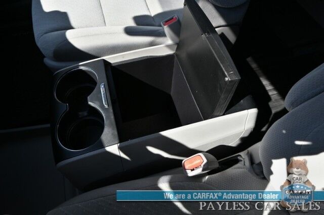 2020 Toyota Sienna LE / AWD / Power Premium Cloth Seats / Adaptive Cruise Control / Lane Departure & Blind Spot Alert / Apple CarPlay & Android Auto / Back Up Camera / 3rd Row / Seats 7 / Keyless Entry & Start / 24 MPG / 1-Owner Anchorage AK