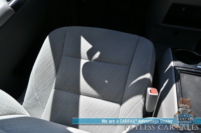 2020 Toyota Sienna LE / AWD / Power Premium Cloth Seats / Adaptive Cruise Control / Lane Departure & Blind Spot Alert / Apple CarPlay & Android Auto / Back Up Camera / 3rd Row / Seats 7 / Keyless Entry & Start / 24 MPG / 1-Owner Anchorage AK