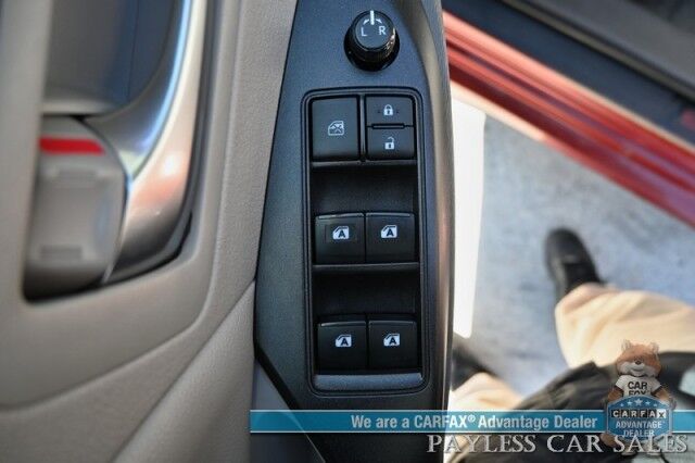 2020 Toyota Sienna LE / AWD / Power Premium Cloth Seats / Adaptive Cruise Control / Lane Departure & Blind Spot Alert / Apple CarPlay & Android Auto / Back Up Camera / 3rd Row / Seats 7 / Keyless Entry & Start / 24 MPG / 1-Owner Anchorage AK