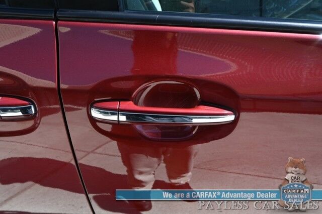 2020 Toyota Sienna LE / AWD / Power Premium Cloth Seats / Adaptive Cruise Control / Lane Departure & Blind Spot Alert / Apple CarPlay & Android Auto / Back Up Camera / 3rd Row / Seats 7 / Keyless Entry & Start / 24 MPG / 1-Owner Anchorage AK