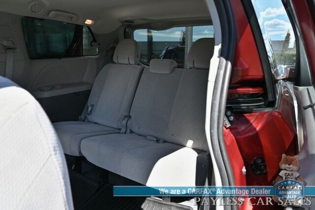 2020 Toyota Sienna LE / AWD / Power Premium Cloth Seats / Adaptive Cruise Control / Lane Departure & Blind Spot Alert / Apple CarPlay & Android Auto / Back Up Camera / 3rd Row / Seats 7 / Keyless Entry & Start / 24 MPG / 1-Owner Anchorage AK