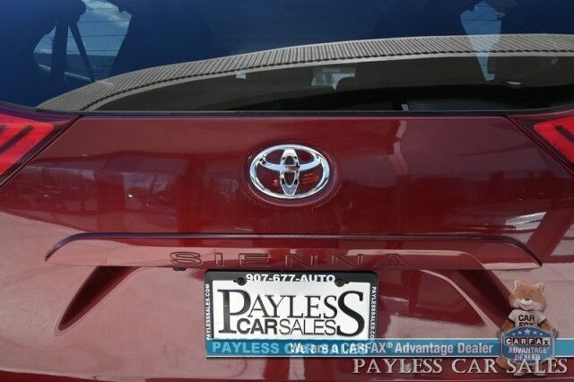 2020 Toyota Sienna LE / AWD / Power Premium Cloth Seats / Adaptive Cruise Control / Lane Departure & Blind Spot Alert / Apple CarPlay & Android Auto / Back Up Camera / 3rd Row / Seats 7 / Keyless Entry & Start / 24 MPG / 1-Owner Anchorage AK