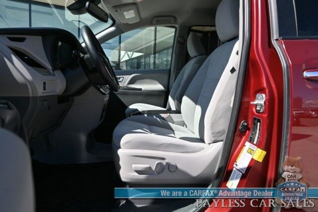 2020 Toyota Sienna LE / AWD / Power Premium Cloth Seats / Adaptive Cruise Control / Lane Departure & Blind Spot Alert / Apple CarPlay & Android Auto / Back Up Camera / 3rd Row / Seats 7 / Keyless Entry & Start / 24 MPG / 1-Owner Anchorage AK