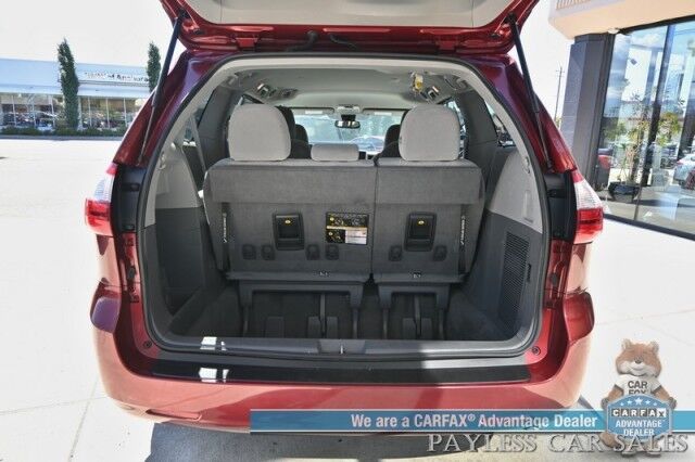 2020 Toyota Sienna LE / AWD / Power Premium Cloth Seats / Adaptive Cruise Control / Lane Departure & Blind Spot Alert / Apple CarPlay & Android Auto / Back Up Camera / 3rd Row / Seats 7 / Keyless Entry & Start / 24 MPG / 1-Owner Anchorage AK