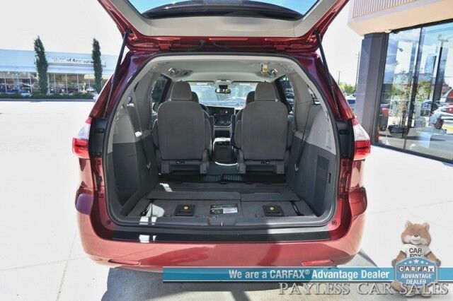 2020 Toyota Sienna LE / AWD / Power Premium Cloth Seats / Adaptive Cruise Control / Lane Departure & Blind Spot Alert / Apple CarPlay & Android Auto / Back Up Camera / 3rd Row / Seats 7 / Keyless Entry & Start / 24 MPG / 1-Owner Anchorage AK