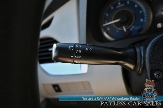 2020 Toyota Sienna LE / AWD / Premium Cloth Seats / Adaptive Cruise Control / Lane Departure & Blind Spot Alert / Apple CarPlay & Android Auto / Back Up Camera / 3rd Row / Rear Captains Chairs / Seats 7 / 24 MPG / 1-Owner Anchorage AK
