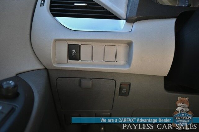 2020 Toyota Sienna LE / AWD / Premium Cloth Seats / Adaptive Cruise Control / Lane Departure & Blind Spot Alert / Apple CarPlay & Android Auto / Back Up Camera / 3rd Row / Rear Captains Chairs / Seats 7 / 24 MPG / 1-Owner Anchorage AK