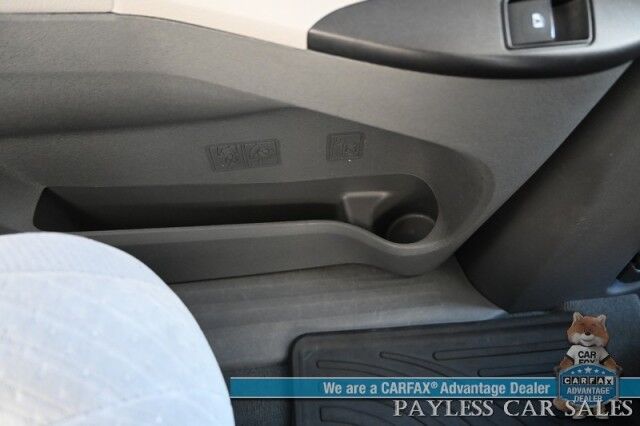 2020 Toyota Sienna LE / AWD / Premium Cloth Seats / Adaptive Cruise Control / Lane Departure & Blind Spot Alert / Apple CarPlay & Android Auto / Back Up Camera / 3rd Row / Rear Captains Chairs / Seats 7 / 24 MPG / 1-Owner Anchorage AK