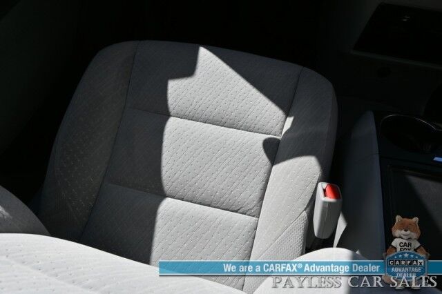 2020 Toyota Sienna LE / AWD / Premium Cloth Seats / Adaptive Cruise Control / Lane Departure & Blind Spot Alert / Apple CarPlay & Android Auto / Back Up Camera / 3rd Row / Rear Captains Chairs / Seats 7 / 24 MPG / 1-Owner Anchorage AK