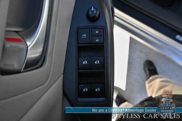 2020 Toyota Sienna LE / AWD / Premium Cloth Seats / Adaptive Cruise Control / Lane Departure & Blind Spot Alert / Apple CarPlay & Android Auto / Back Up Camera / 3rd Row / Rear Captains Chairs / Seats 7 / 24 MPG / 1-Owner Anchorage AK