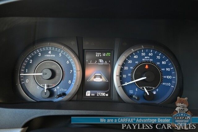 2020 Toyota Sienna LE / AWD / Premium Cloth Seats / Adaptive Cruise Control / Lane Departure & Blind Spot Alert / Apple CarPlay & Android Auto / Back Up Camera / 3rd Row / Rear Captains Chairs / Seats 7 / 24 MPG / 1-Owner Anchorage AK
