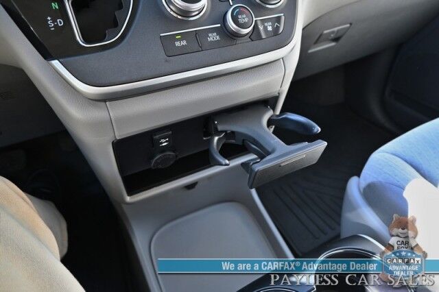 2020 Toyota Sienna LE / AWD / Premium Cloth Seats / Adaptive Cruise Control / Lane Departure & Blind Spot Alert / Apple CarPlay & Android Auto / Back Up Camera / 3rd Row / Rear Captains Chairs / Seats 7 / 24 MPG / 1-Owner Anchorage AK