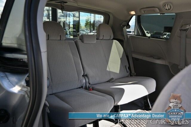 2020 Toyota Sienna LE / AWD / Premium Cloth Seats / Adaptive Cruise Control / Lane Departure & Blind Spot Alert / Apple CarPlay & Android Auto / Back Up Camera / 3rd Row / Rear Captains Chairs / Seats 7 / 24 MPG / 1-Owner Anchorage AK
