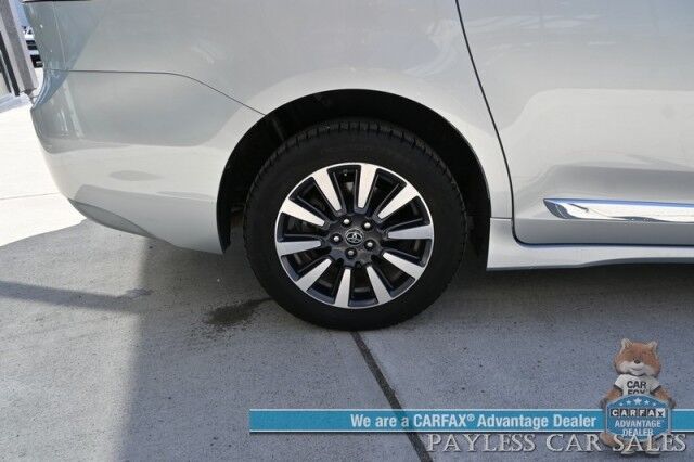 2020 Toyota Sienna LE / AWD / Premium Cloth Seats / Adaptive Cruise Control / Lane Departure & Blind Spot Alert / Apple CarPlay & Android Auto / Back Up Camera / 3rd Row / Rear Captains Chairs / Seats 7 / 24 MPG / 1-Owner Anchorage AK