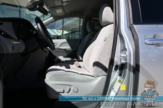 2020 Toyota Sienna LE / AWD / Premium Cloth Seats / Adaptive Cruise Control / Lane Departure & Blind Spot Alert / Apple CarPlay & Android Auto / Back Up Camera / 3rd Row / Rear Captains Chairs / Seats 7 / 24 MPG / 1-Owner Anchorage AK