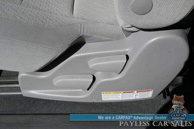 2020 Toyota Sienna LE / AWD / Premium Cloth Seats / Adaptive Cruise Control / Lane Departure & Blind Spot Alert / Apple CarPlay & Android Auto / Back Up Camera / 3rd Row / Rear Captains Chairs / Seats 7 / 24 MPG / 1-Owner Anchorage AK