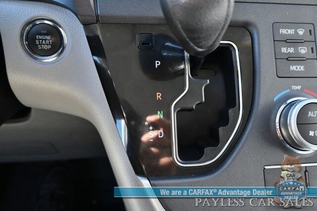 2020 Toyota Sienna LE / AWD / Premium Cloth Seats / Adaptive Cruise Control / Lane Departure & Blind Spot Alert / Apple CarPlay & Android Auto / Back Up Camera / 3rd Row / Rear Captains Chairs / Seats 7 / 24 MPG / 1-Owner Anchorage AK