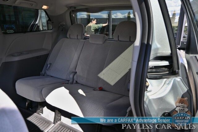 2020 Toyota Sienna LE / AWD / Premium Cloth Seats / Adaptive Cruise Control / Lane Departure & Blind Spot Alert / Apple CarPlay & Android Auto / Back Up Camera / 3rd Row / Rear Captains Chairs / Seats 7 / 24 MPG / 1-Owner Anchorage AK