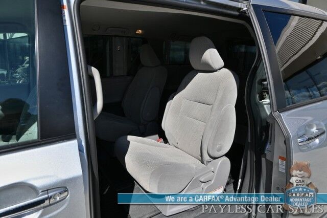 2020 Toyota Sienna LE / AWD / Premium Cloth Seats / Adaptive Cruise Control / Lane Departure & Blind Spot Alert / Apple CarPlay & Android Auto / Back Up Camera / 3rd Row / Rear Captains Chairs / Seats 7 / 24 MPG / 1-Owner Anchorage AK