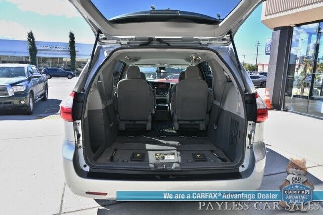 2020 Toyota Sienna LE / AWD / Premium Cloth Seats / Adaptive Cruise Control / Lane Departure & Blind Spot Alert / Apple CarPlay & Android Auto / Back Up Camera / 3rd Row / Rear Captains Chairs / Seats 7 / 24 MPG / 1-Owner Anchorage AK