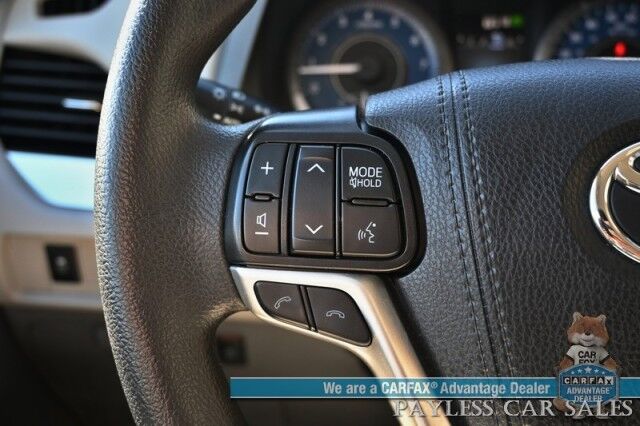 2020 Toyota Sienna LE / AWD / Premium Cloth Seats / Adaptive Cruise Control / Lane Departure & Blind Spot Alert / Apple CarPlay & Android Auto / Back Up Camera / 3rd Row / Rear Captains Chairs / Seats 7 / 24 MPG / 1-Owner Anchorage AK