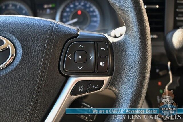 2020 Toyota Sienna LE / AWD / Premium Cloth Seats / Adaptive Cruise Control / Lane Departure & Blind Spot Alert / Apple CarPlay & Android Auto / Back Up Camera / 3rd Row / Rear Captains Chairs / Seats 7 / 24 MPG / 1-Owner Anchorage AK
