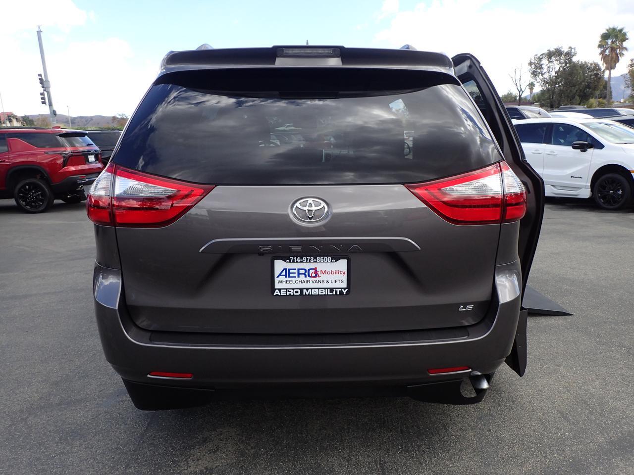2020 Toyota Sienna LE Anaheim CA