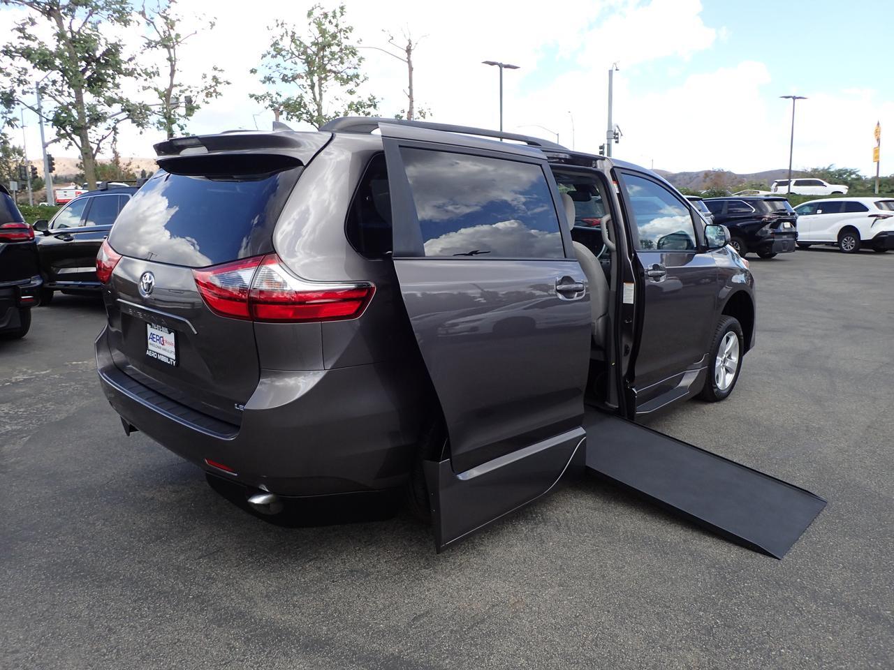 2020 Toyota Sienna LE Anaheim CA