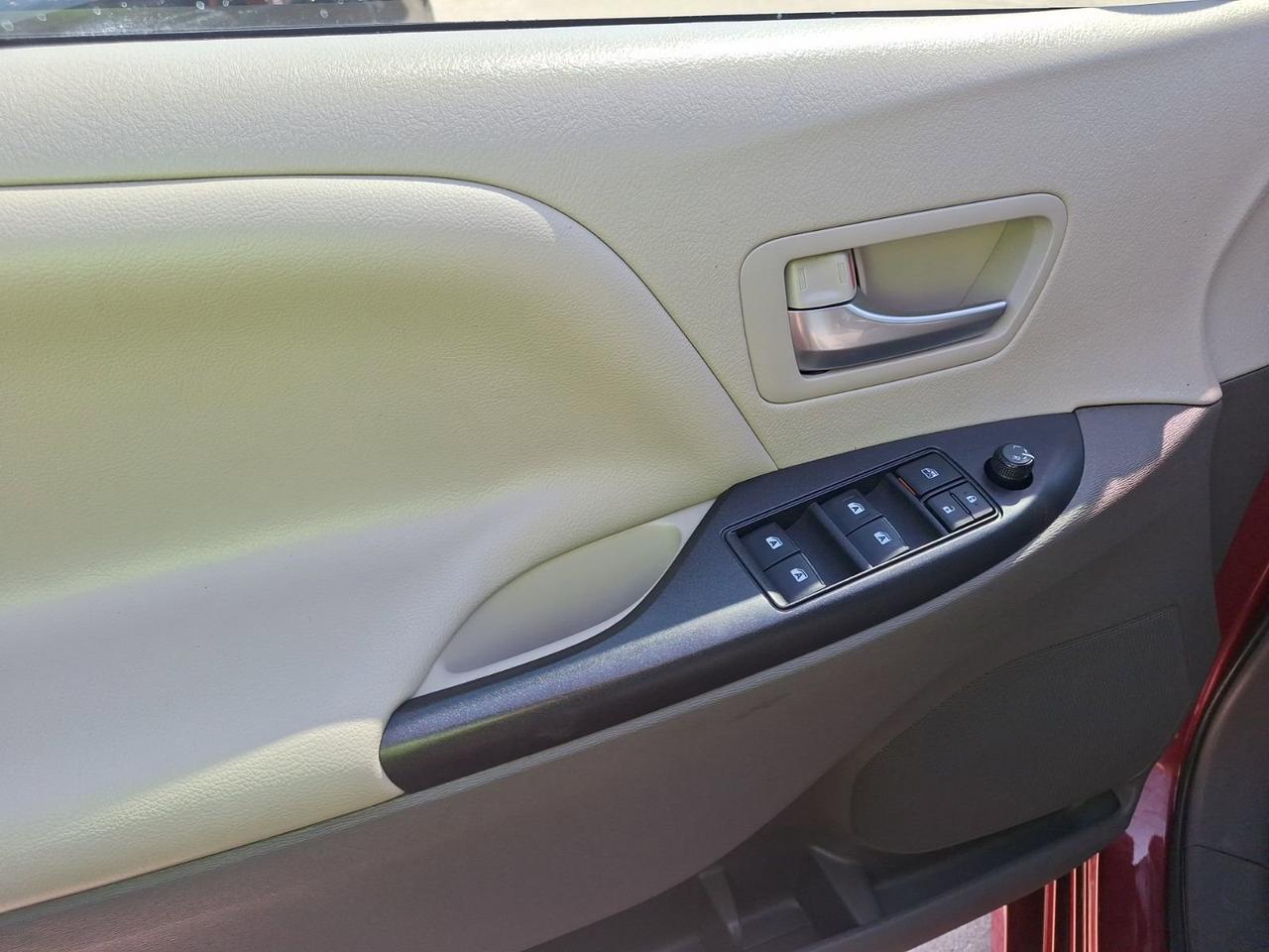 2020 Toyota Sienna LE Hurst TX