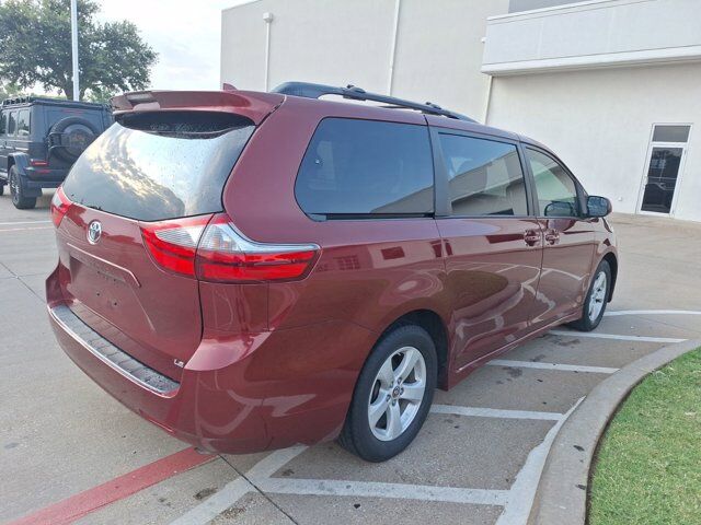 2020 Toyota Sienna LE Hurst TX
