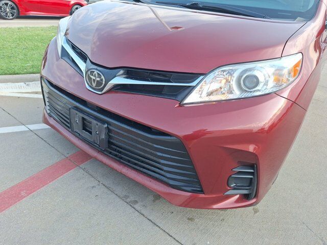 2020 Toyota Sienna LE Hurst TX