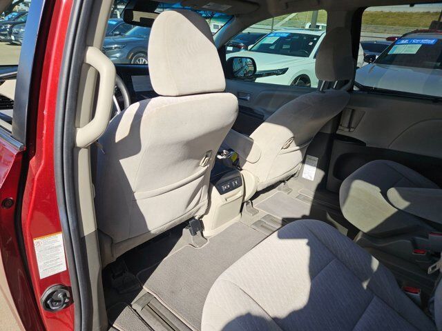 2020 Toyota Sienna LE Hurst TX