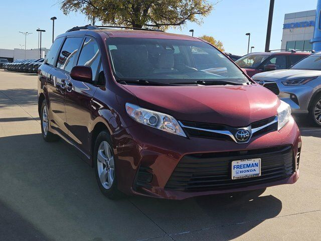 2020 Toyota Sienna LE Hurst TX