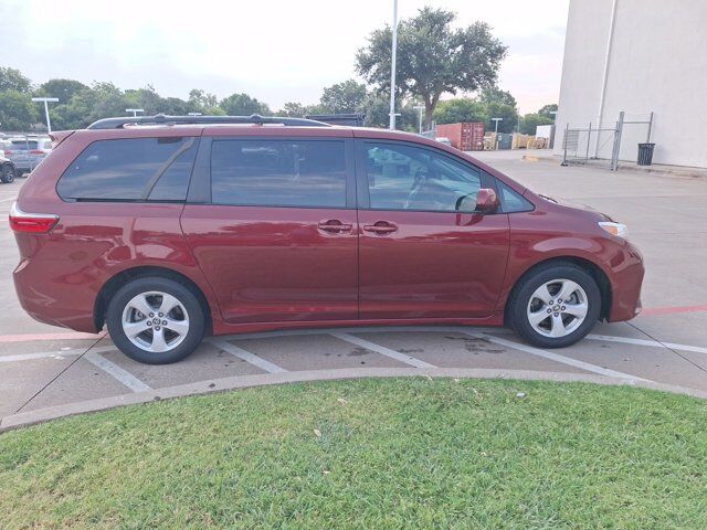 2020 Toyota Sienna LE Hurst TX