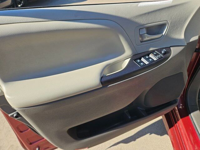 2020 Toyota Sienna LE Dallas TX