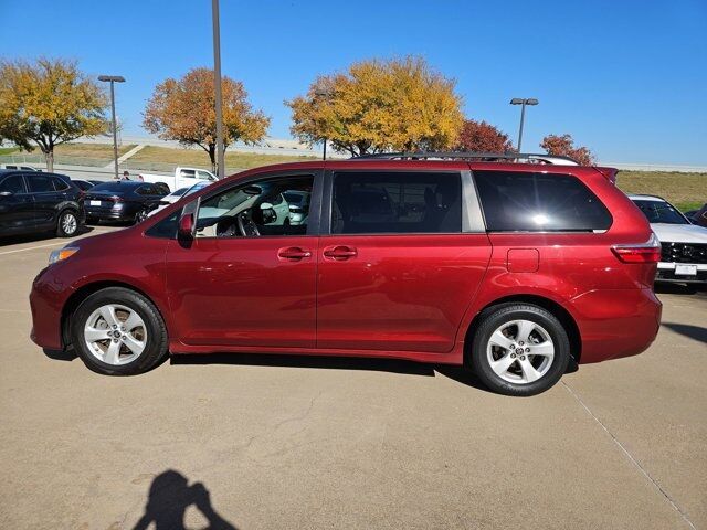 2020 Toyota Sienna LE Dallas TX