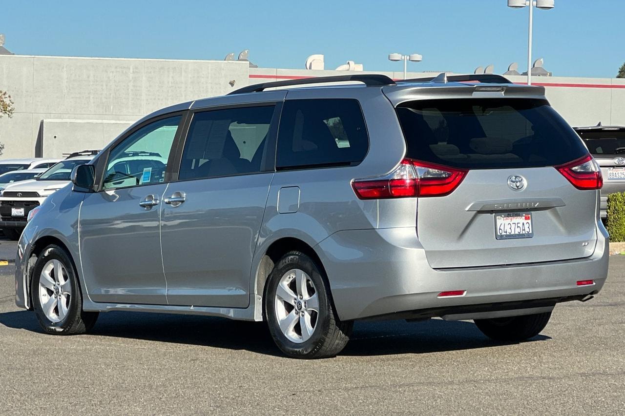 2020 Toyota Sienna LE Roseville CA