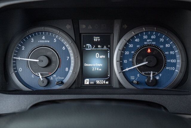 2020 Toyota Sienna LE  Selma TX