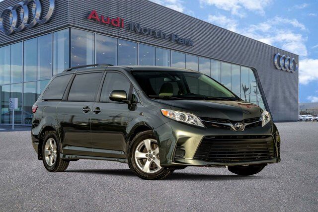 2020 Toyota Sienna LE