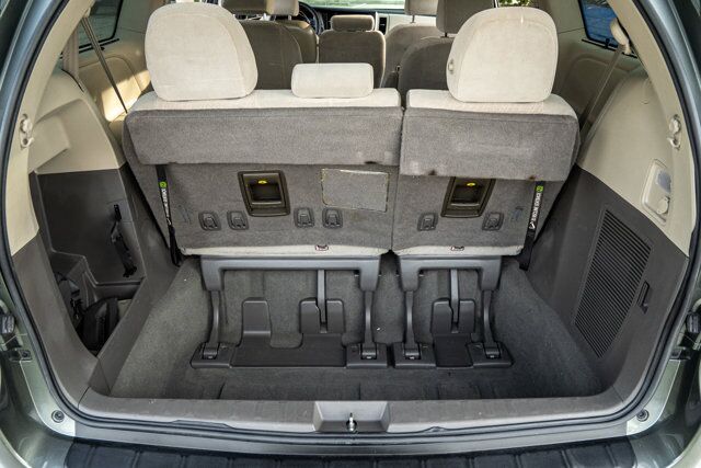 2020 Toyota Sienna LE  Selma TX