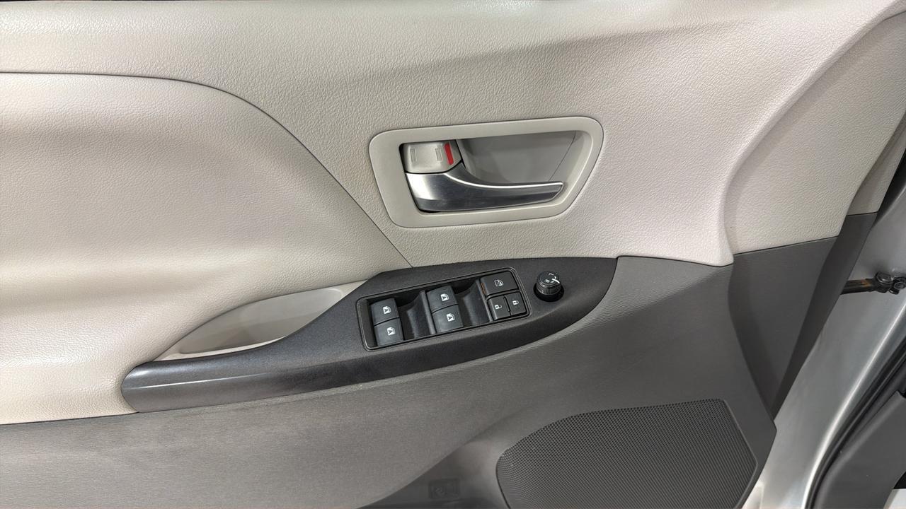 2020 Toyota Sienna LE San Antonio TX