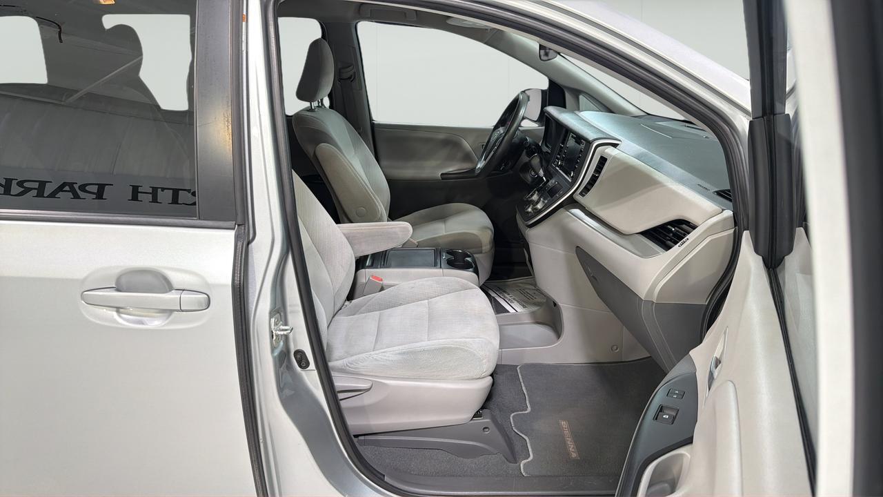 2020 Toyota Sienna LE San Antonio TX