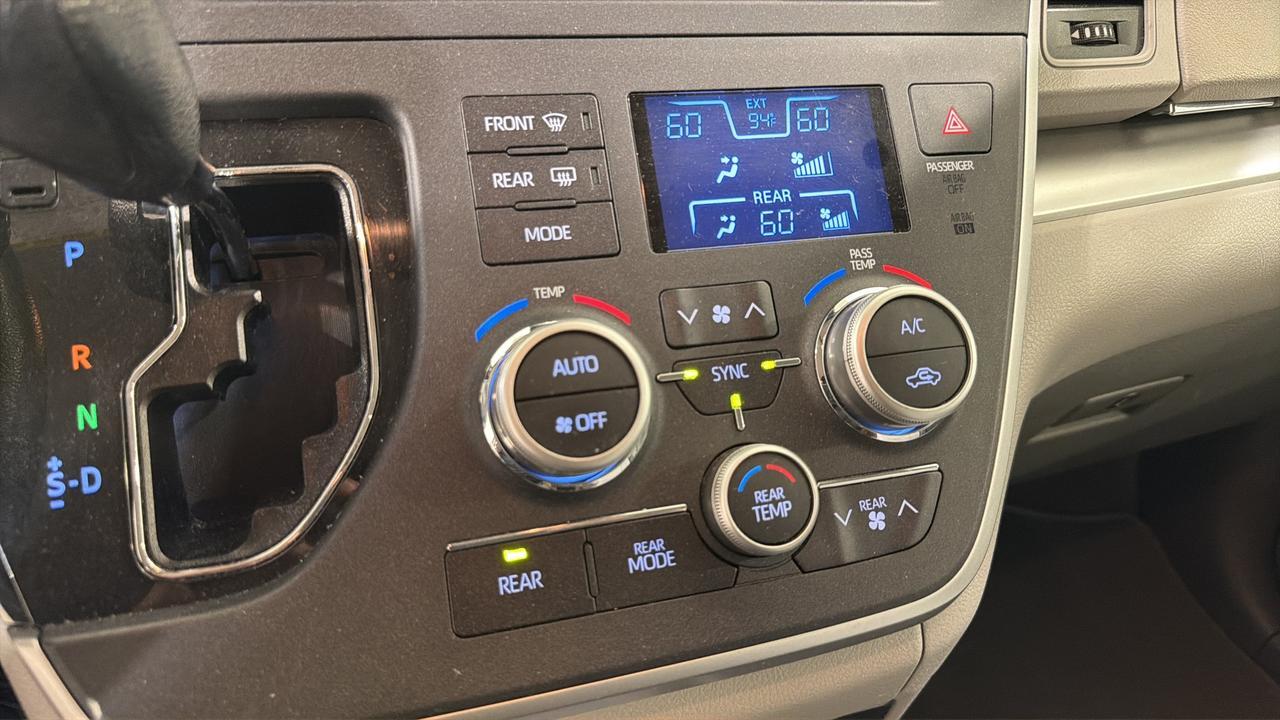 2020 Toyota Sienna LE San Antonio TX