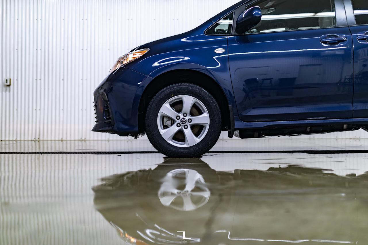 2020 Toyota Sienna LE Sidewinder Conversion Wheelchair Lift Red Deer AB