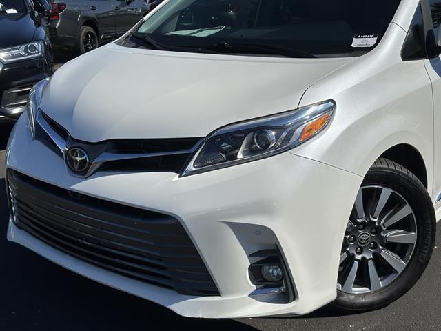2020 Toyota Sienna Limited Premium 7-Passenger