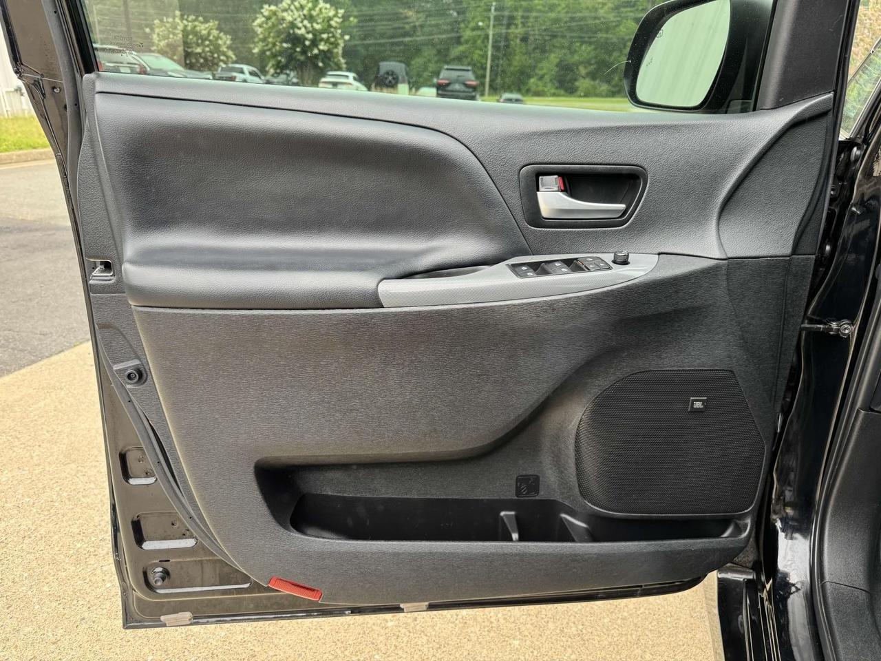 2020 Toyota Sienna SE Premium Fredericksburg VA