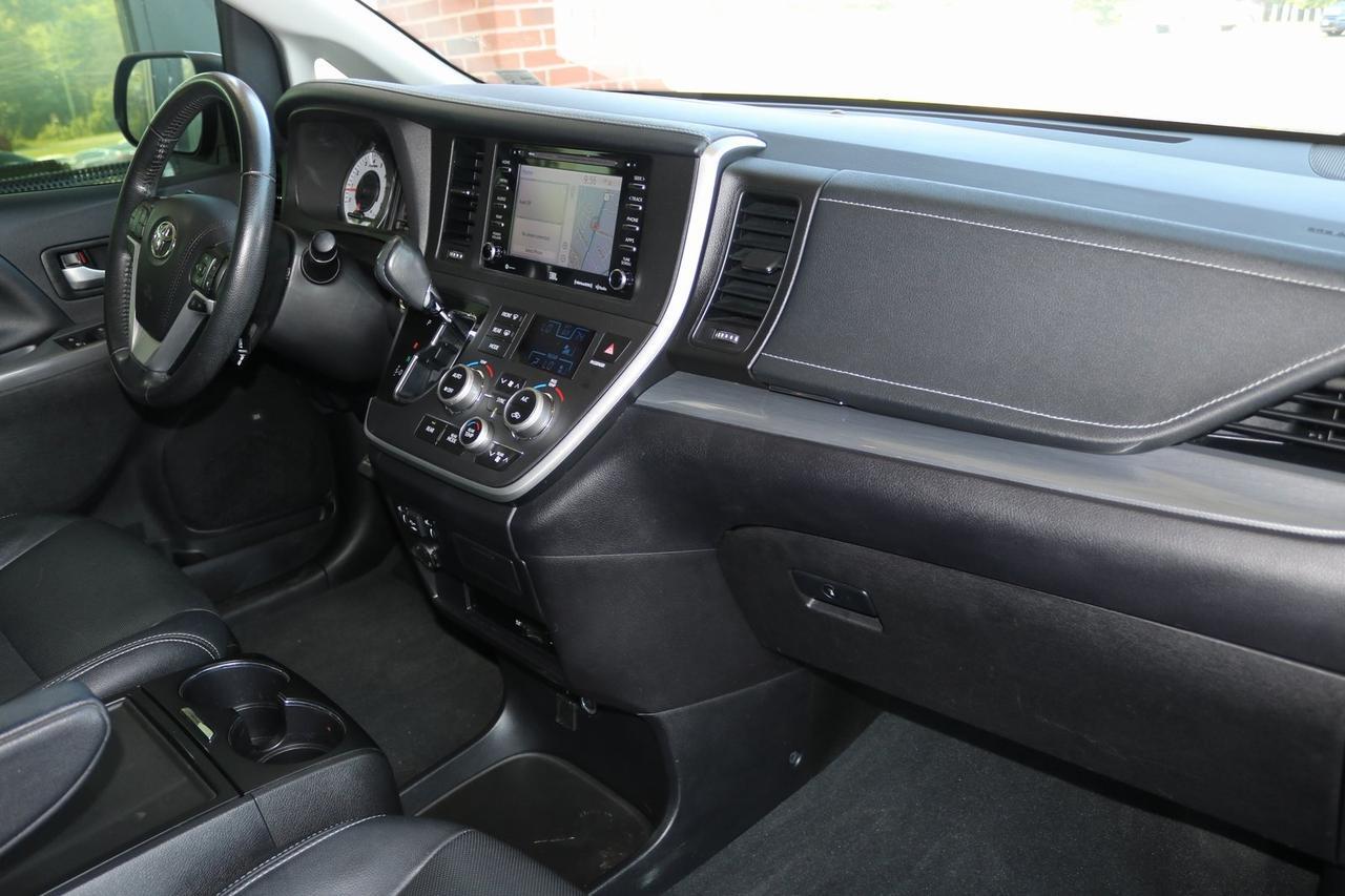 2020 Toyota Sienna SE Premium Fredericksburg VA
