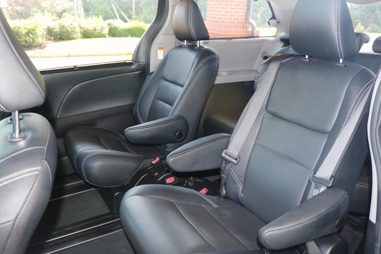 2020 Toyota Sienna SE Premium Fredericksburg VA