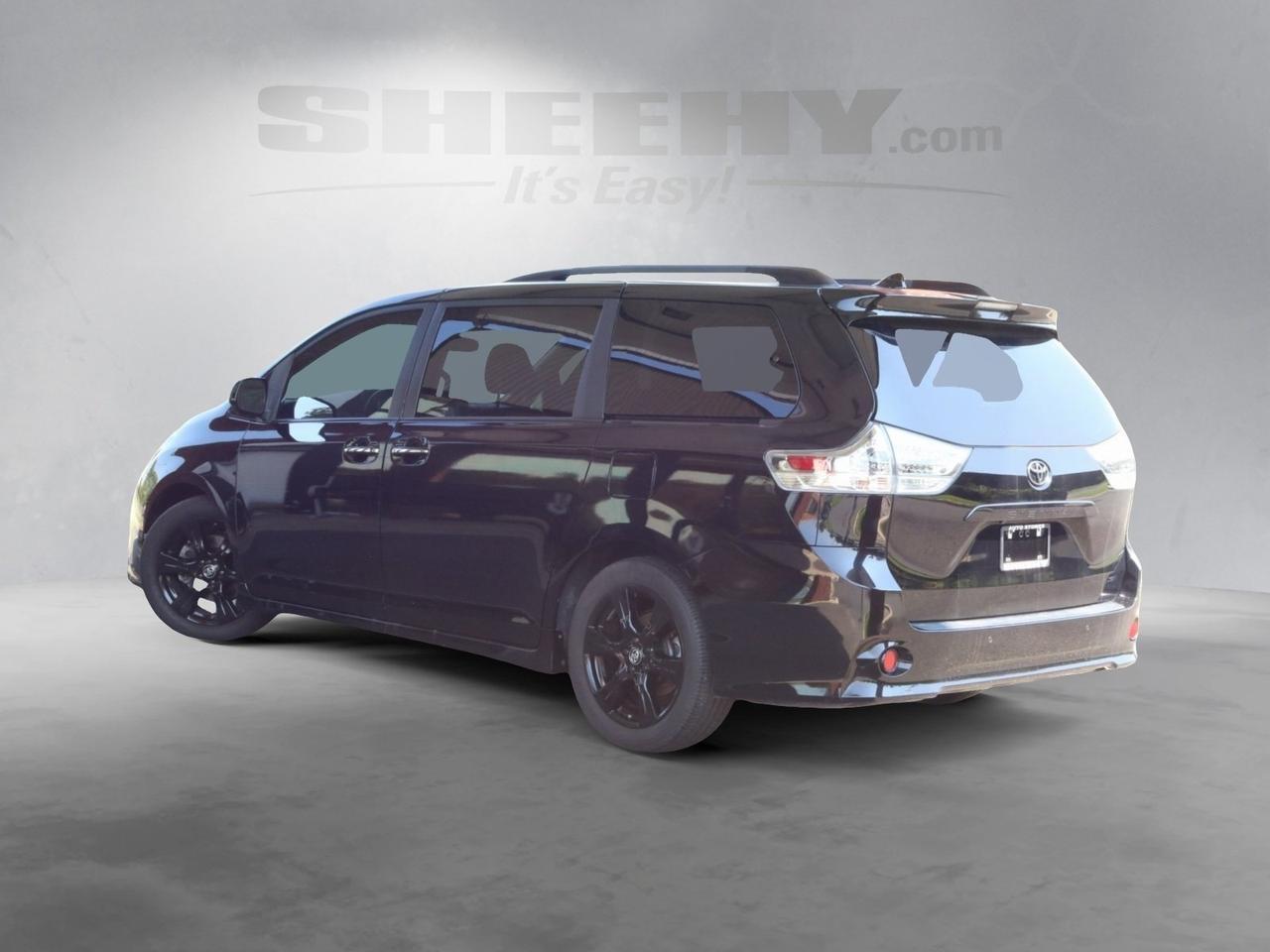 2020 Toyota Sienna SE Premium Fredericksburg VA